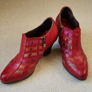 L'ARTISTE Red Woven Leather Ankle Boots With Comfortable Heels